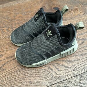 adidas Kids Shoes in Black and Gray